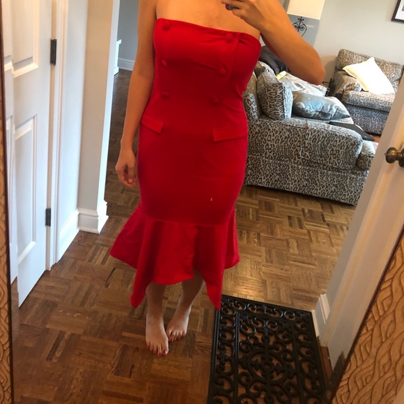 Chrissy Teigen Revolve collaboration dress 👗 - Picture 2 of 8